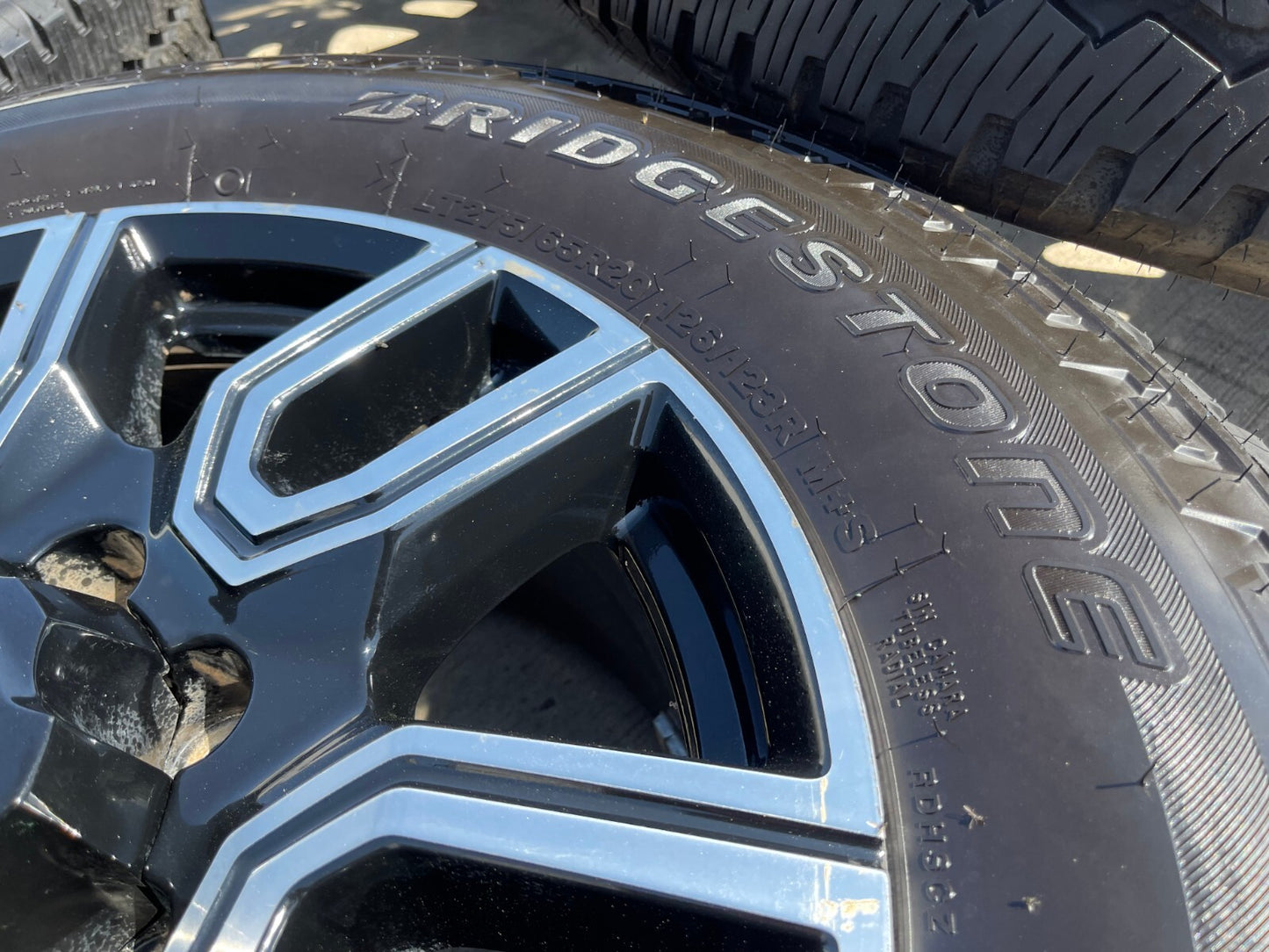 20" GMC Sierra AT4 2500 3500 OEM wheels rims 5950 Silverado BRIDGESTONE A/T
