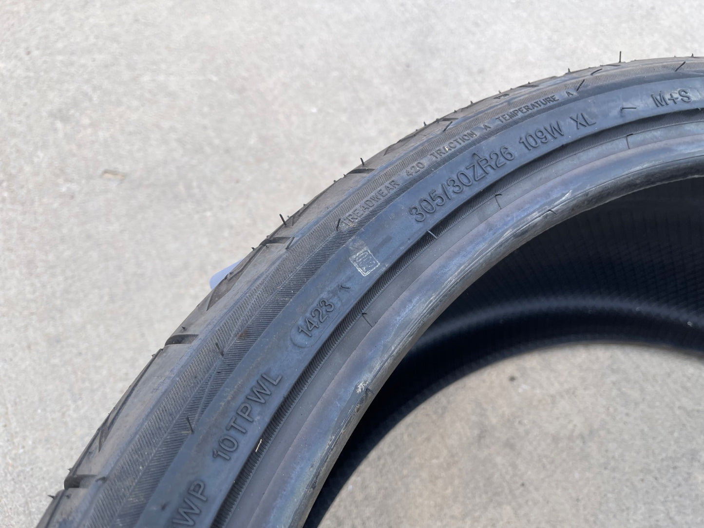 (1) 305/30/26 Venom Power Ragnarok GTS tire 305/30R26 109W XL M+S NEW