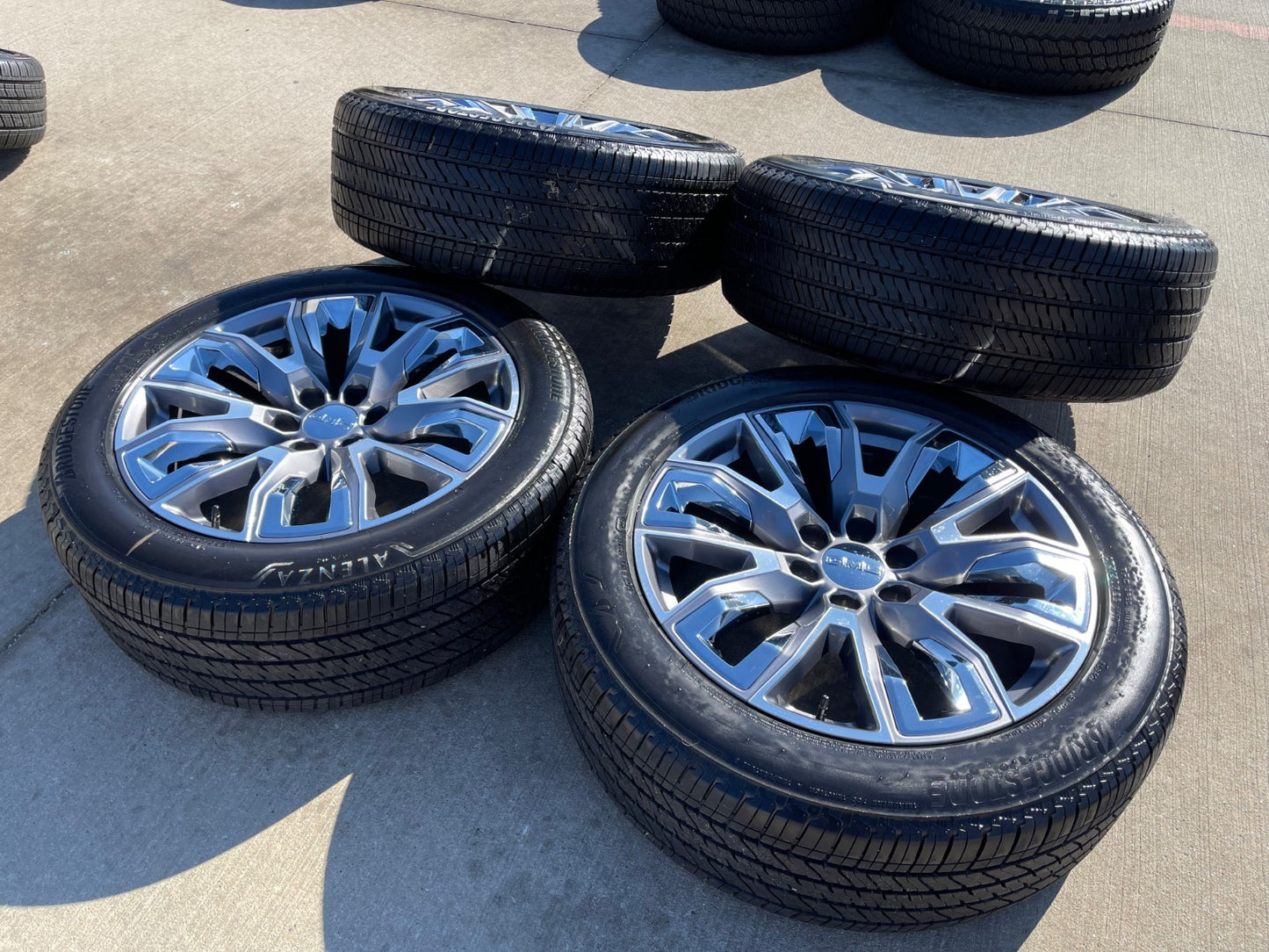 22" GMC Yukon Chevy Tahoe Escalade OEM chrome 95513 14134 wheels rims tires SET
