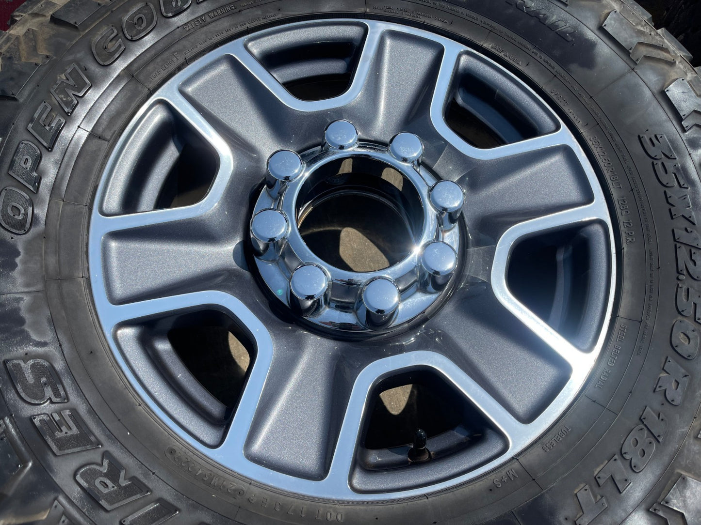 18" Ford F-250 F-350 Lariat FX-4 OEM wheels 10480 10298 SET tires TOYO 35"