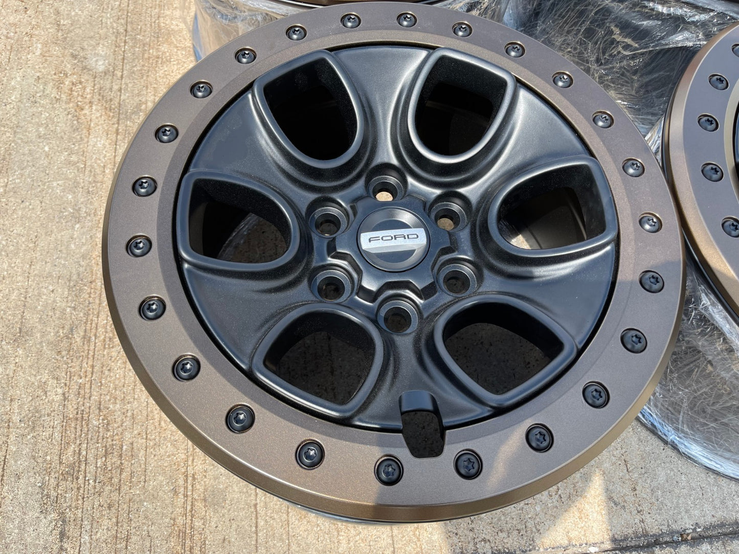 17" Ford F-150 Raptor OEM BEADLOCK rims wheels 10459 95210 BRONZE 2025 2026 NEW