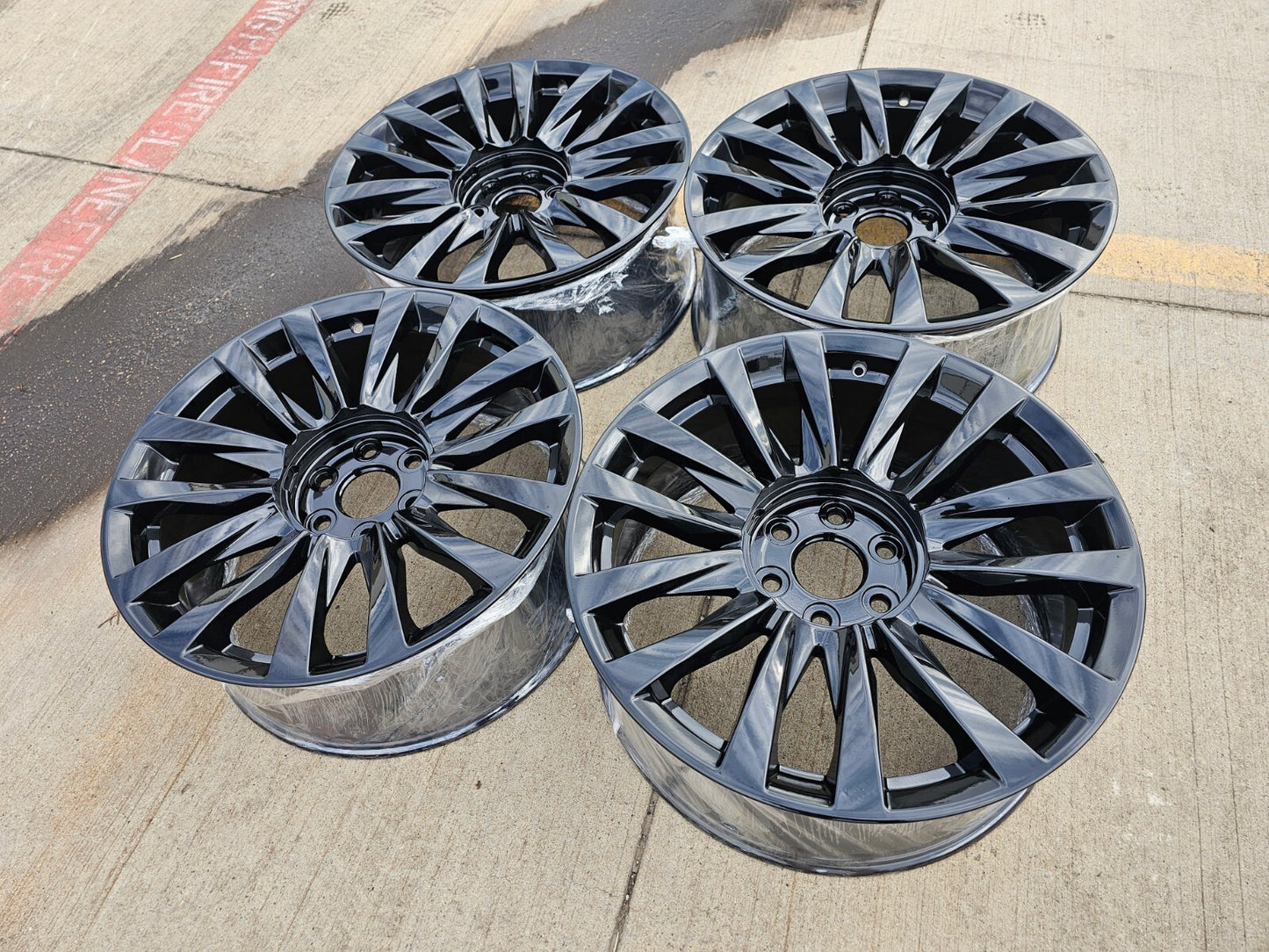 22" Cadillac Escalade OEM Black wheels rims 4873 95026 Tahoe Silverado 2024 2025