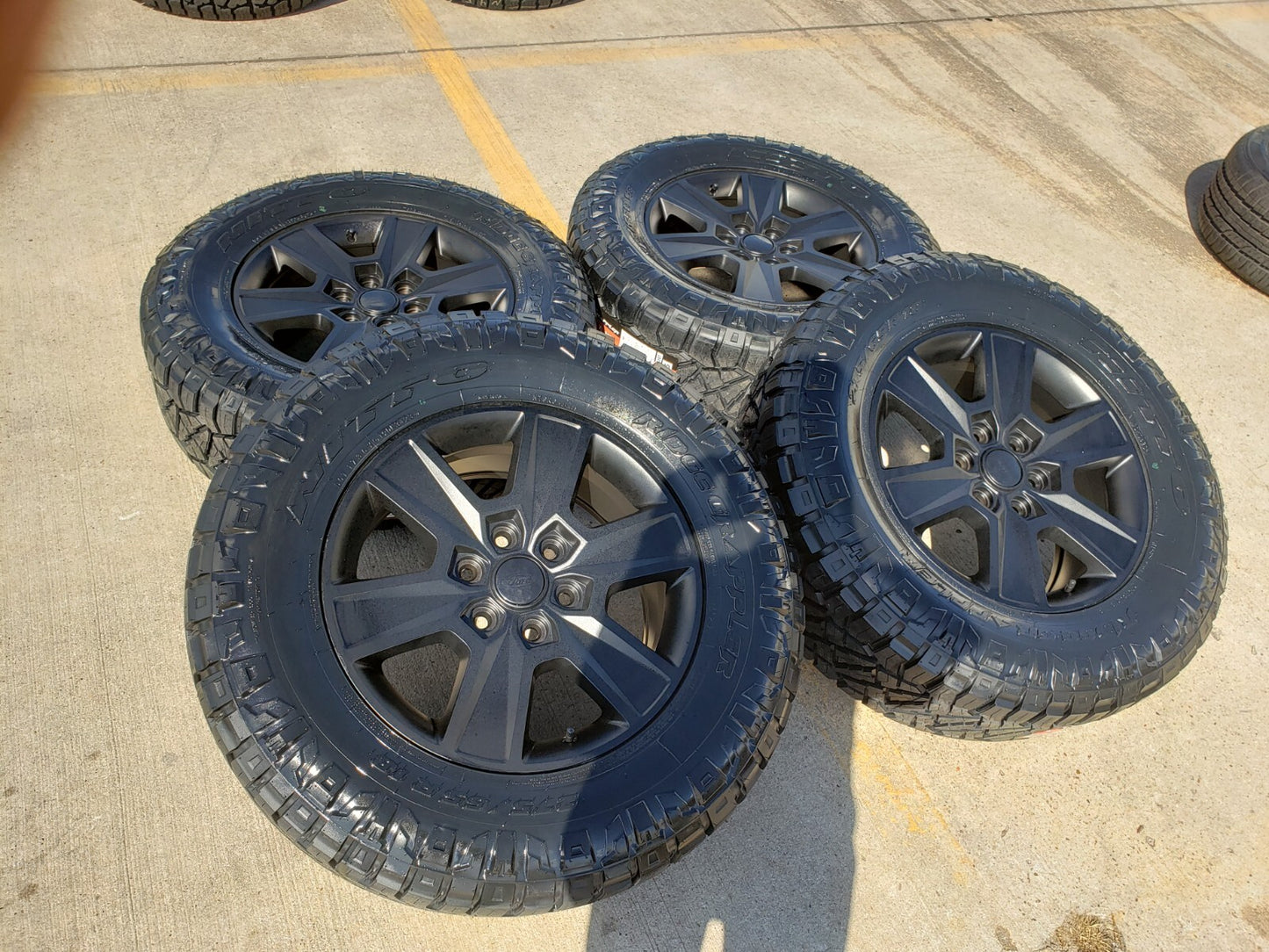 18" Ford F-150 Expedition TREMOR OEM rims wheels 3997 NEW NITTO