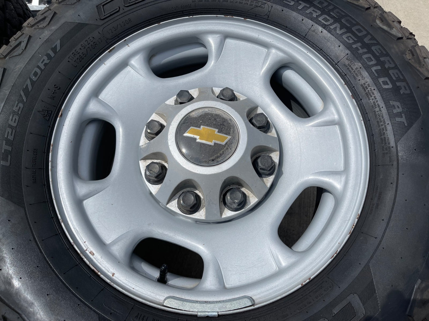 17" Chevy Silverado GMC Sierra 2500 OEM 8095 wheels rims COOPER DISCOVERER AT