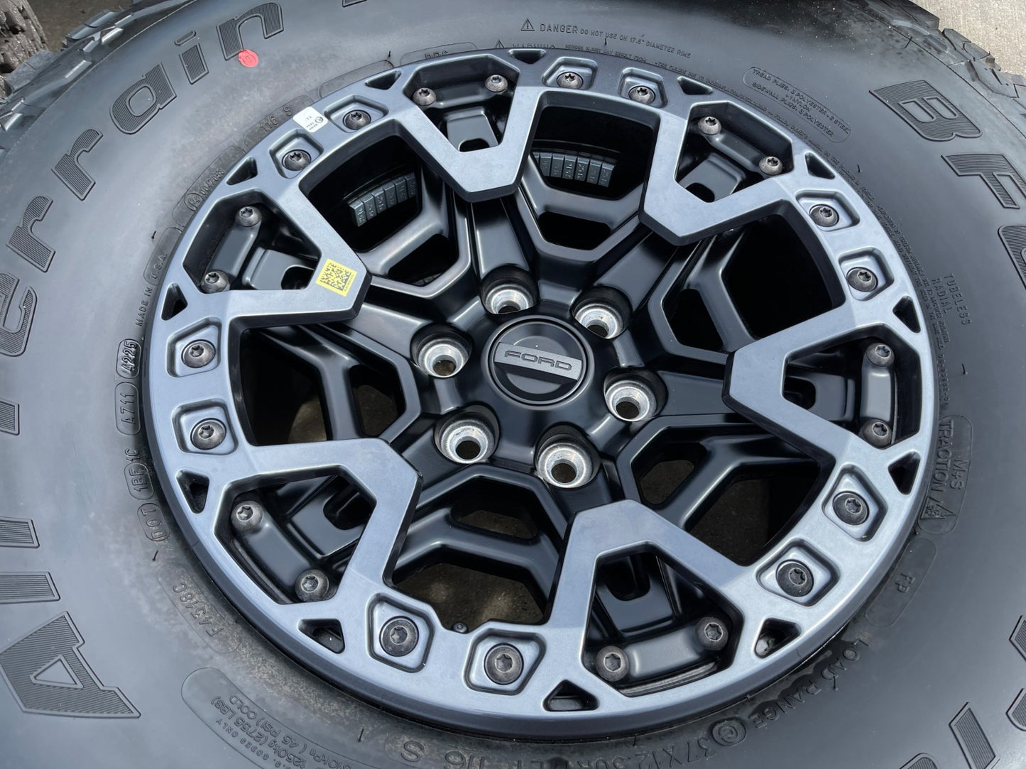 17" Ford F-150 Raptor R OEM BEADLOCK rims wheels 2025 2026 2027 BFG KO2 37" NEW