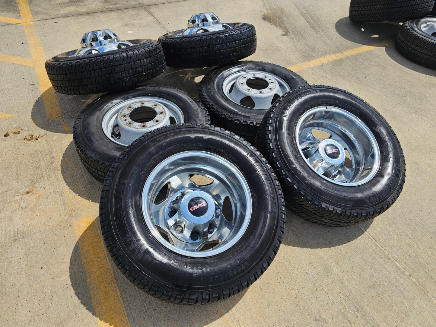 17" Chevy Silverado GMC Sierra 3500 Dually rims wheels OEM 5519 5520 MICHELIN