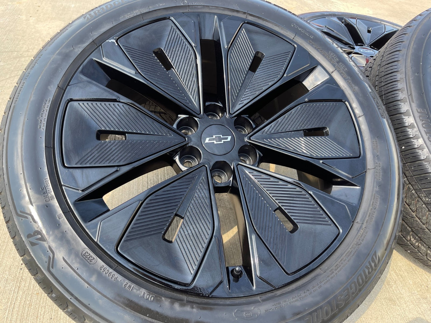 21" Chevy Blazer SS EV OEM 14119 wheels rims 2024 2025 2026 2027 BRIDGESTONE SET
