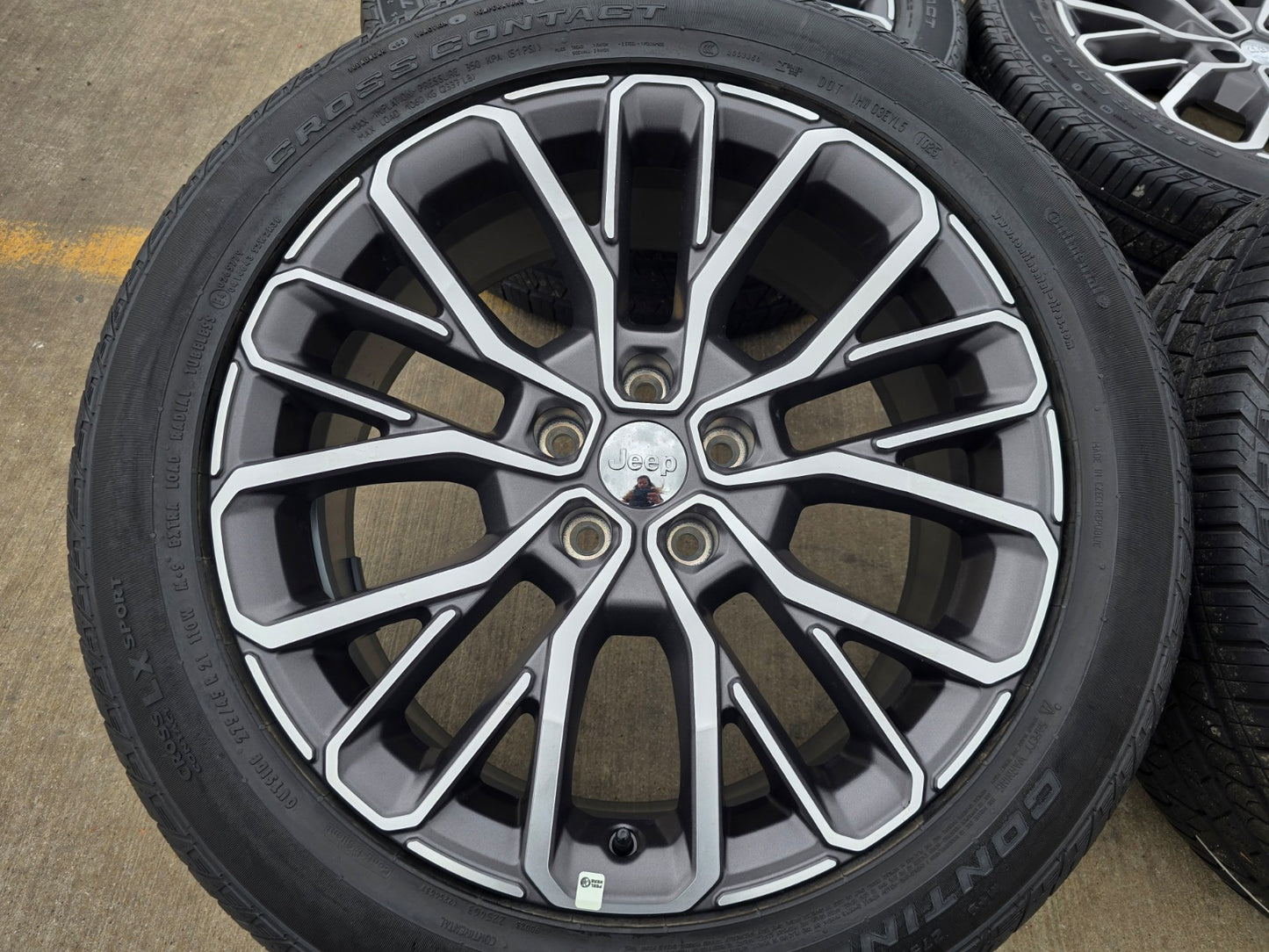 21" Jeep Grand Cherokee L OEM wheels rims 9290 Durango CONTINENTAL