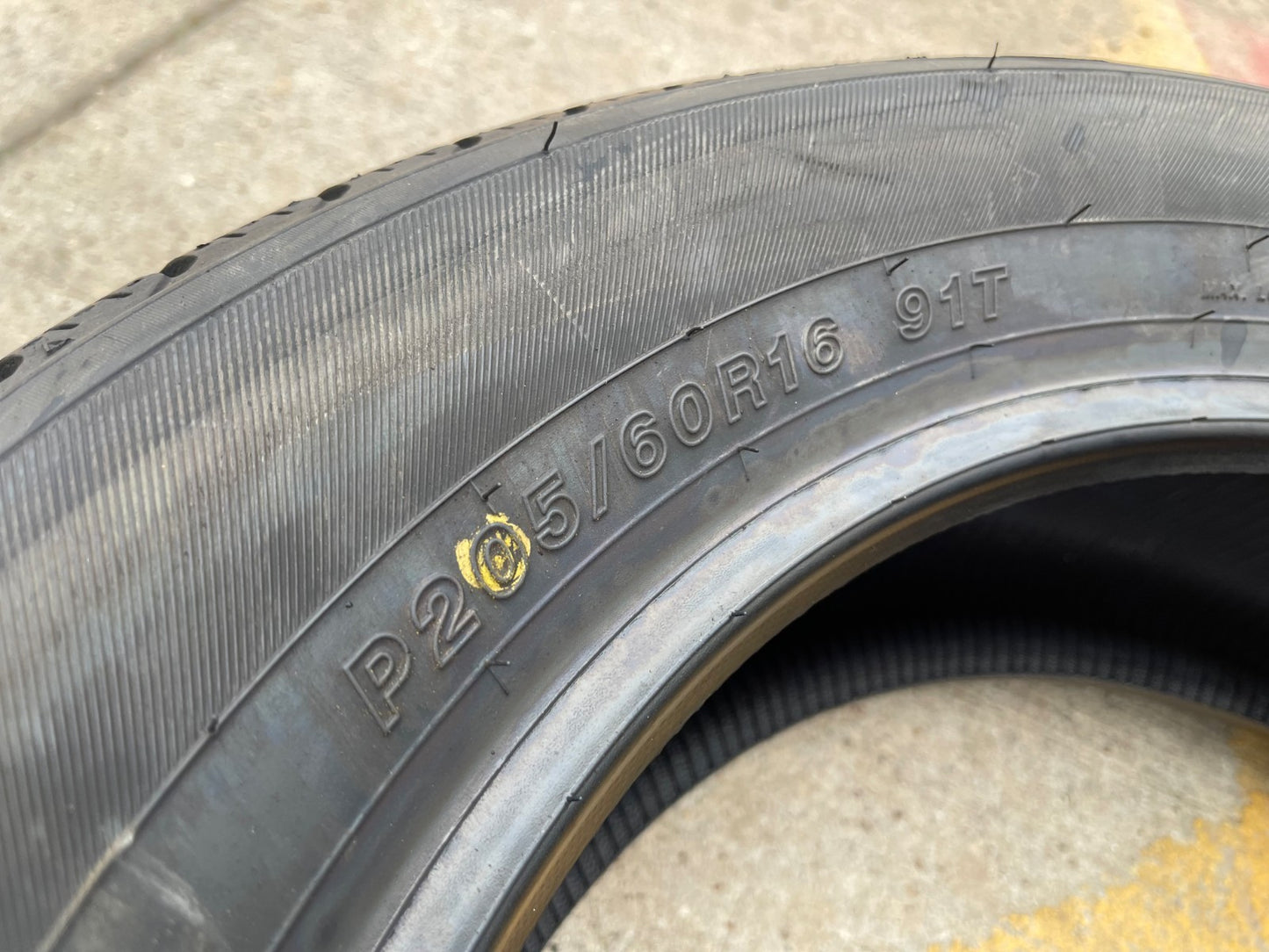 (1) 205/60/16 Yokohama Avid Touring S tire P205/60r16 NEW