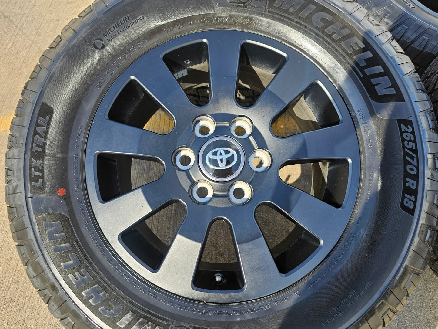 18" Toyota Land Cruiser OEM wheels rims 95952 Tundra Sequoia MICHELIN NEW