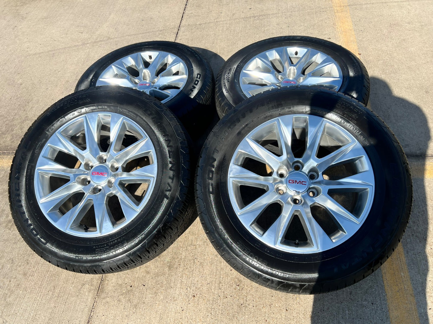 20" GMC Yukon 5920 OEM wheels rims Chevy Tahoe Silverado 2025 2026 CONTINENTAL