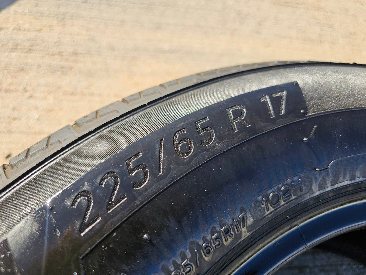 225/65/17 Michelin Primacy A/S tire 102H