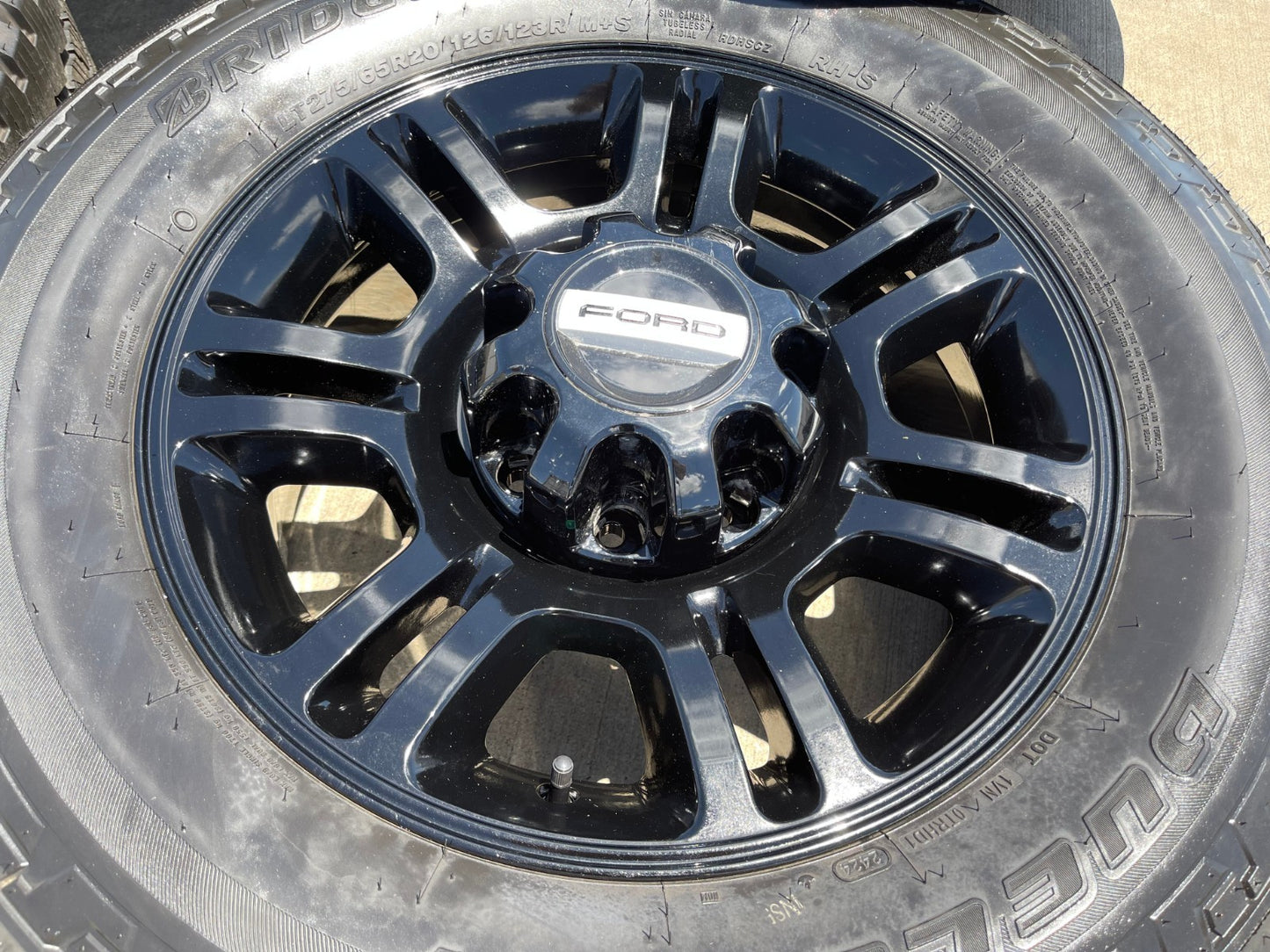 20" Ford F-250 F-350 OEM 3951 3845 Lariat rims wheels tires NEW