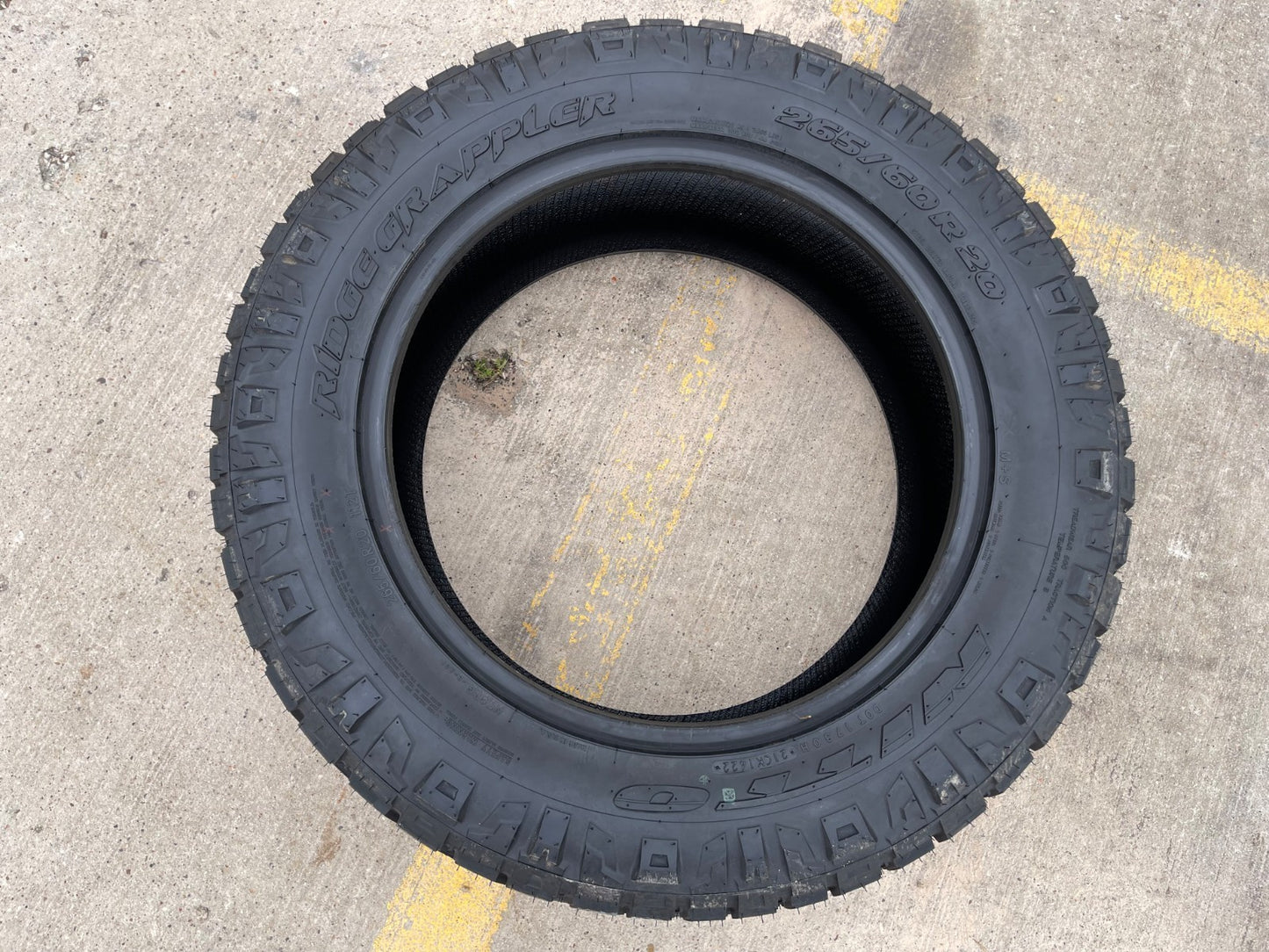 (1) 265/60/20 Nitto Ridge Grappler R/T tire 112T 265/60R20 NEW