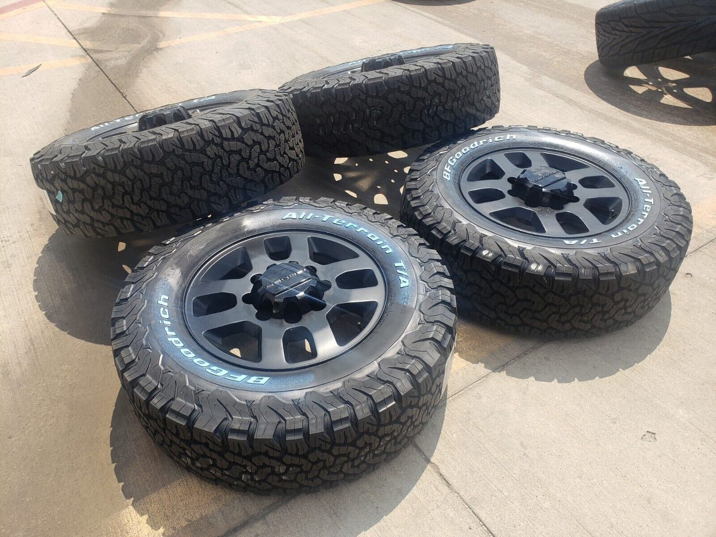 18" GMC Sierra 2500 3500 OEM Chevy 5502 wheels rims NEW BFG