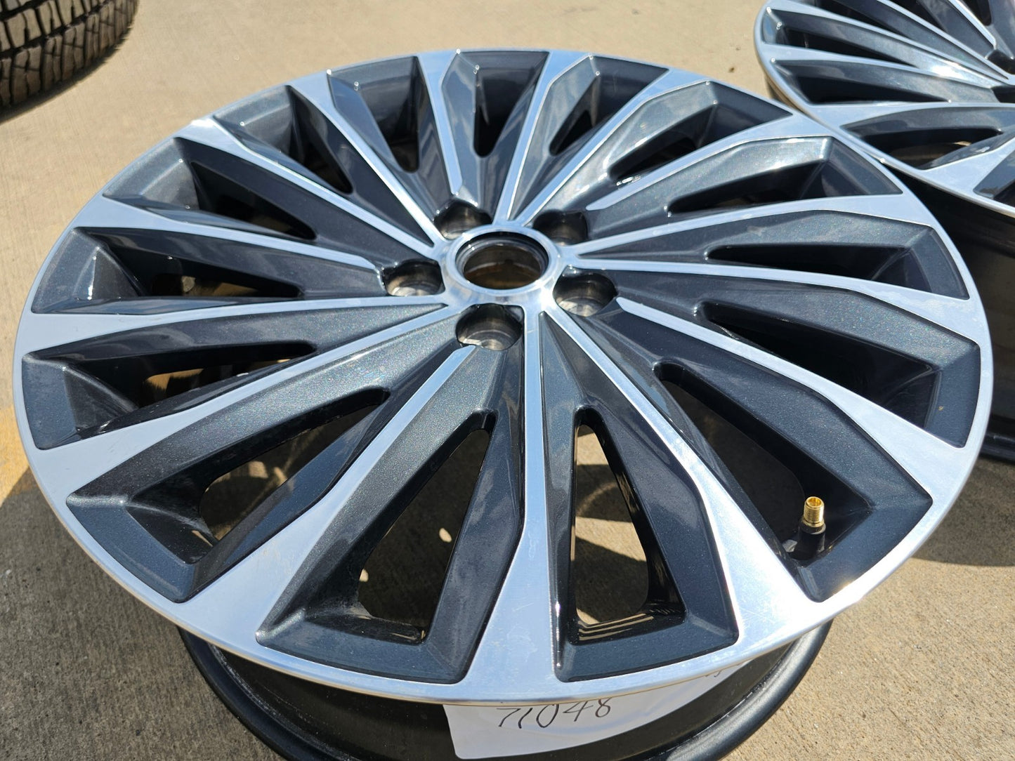 20" Hyundai Palisade Calligraphy OEM 71048 wheel rim 2023 2024 2025 2026 2027