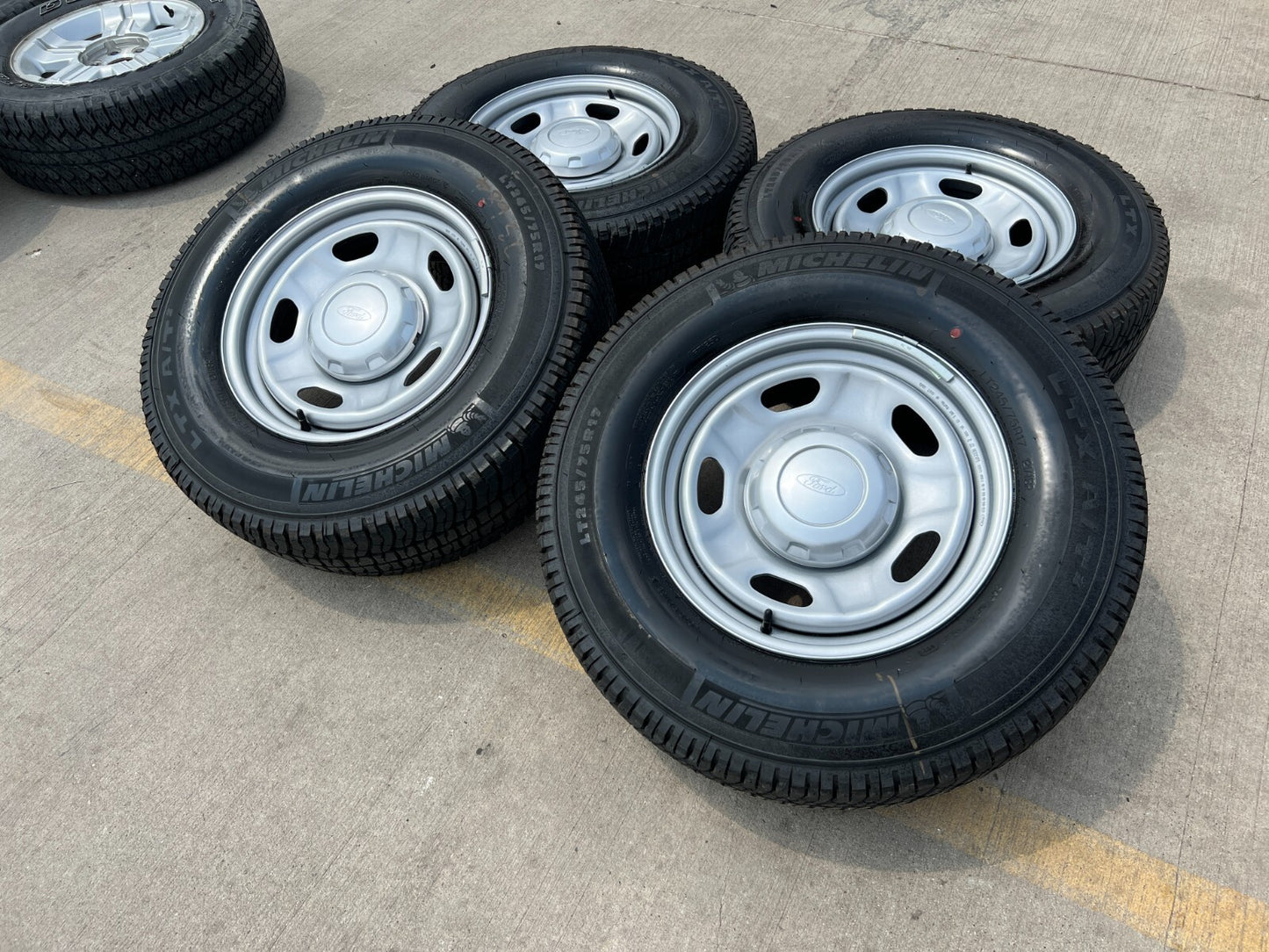 17" Ford F-250 F-350 OEM 3828 wheels rims tires MICHELIN 2023 2024 2025 2026 NEW