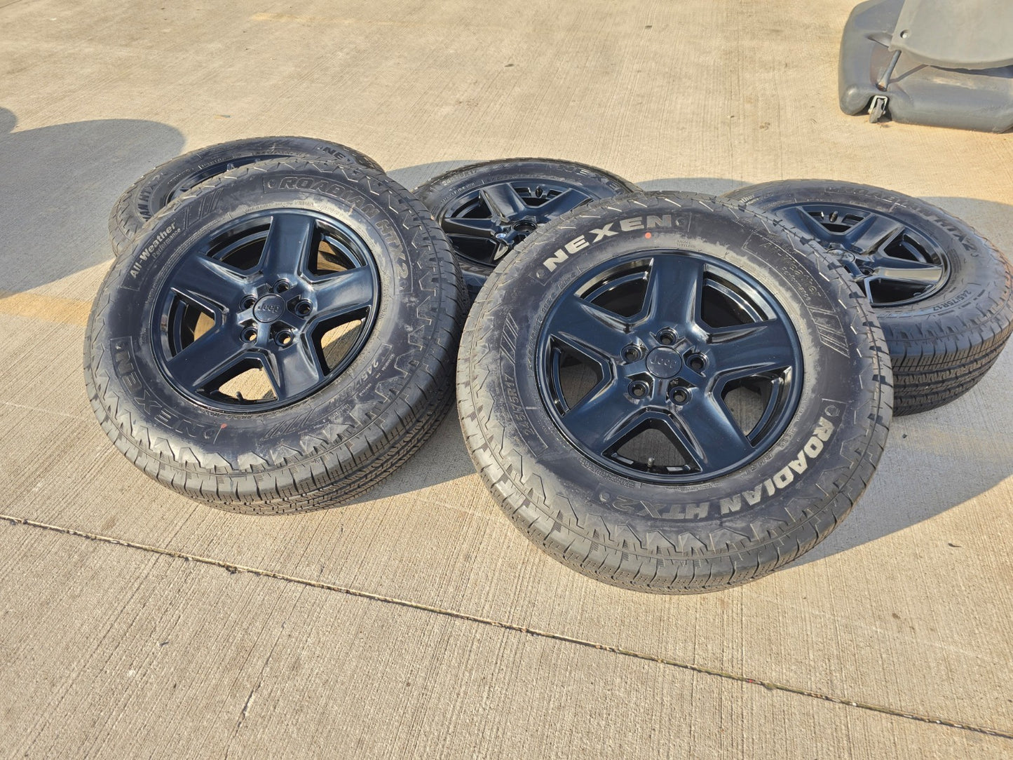 17" Jeep Gladiator BLACK OEM wheels rims 9235 Wrangler 2024 2025 2026 NEW