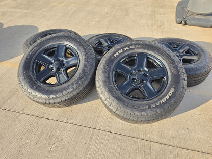 17" Jeep Gladiator BLACK OEM wheels rims 9235 Wrangler 2024 2025 2026 NEW
