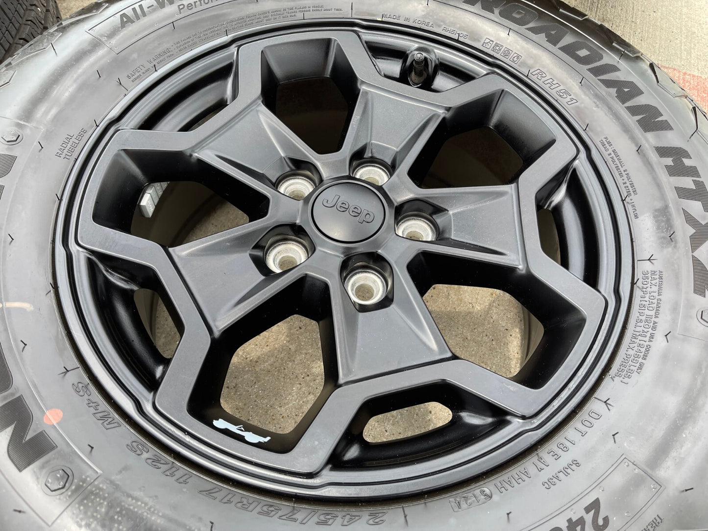 17" Jeep Wrangler SPORT OEM wheels rims tires 9237 black 2023 2024 2025 2026 NEW