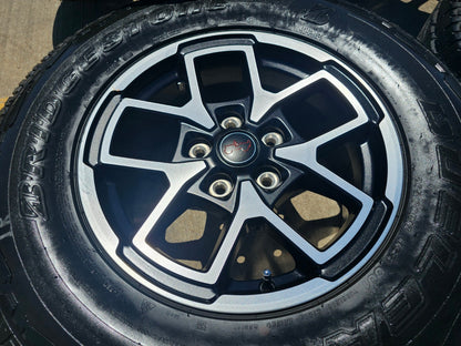 17" Jeep Wrangler Rubicon OEM wheels rims Gladiator tires A/T 2024 2025 NEW