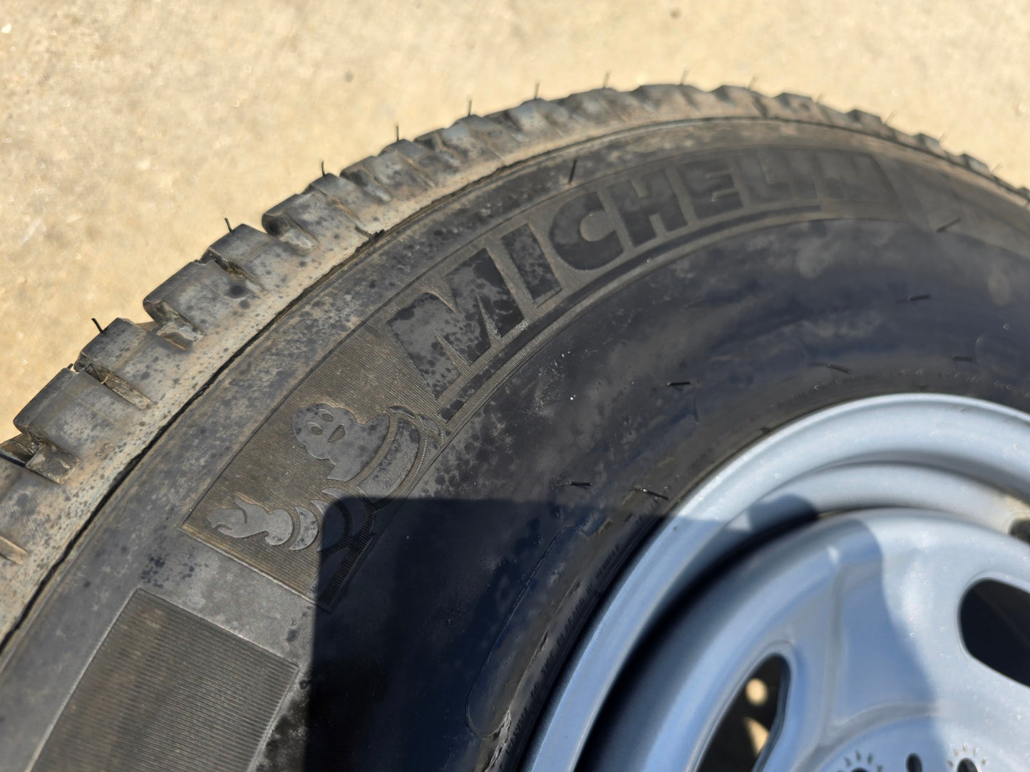 17" Ford F-250 F-350 OEM 3828 wheels rims tires 2024 2025 2026 MICHELIN LTX A/T2