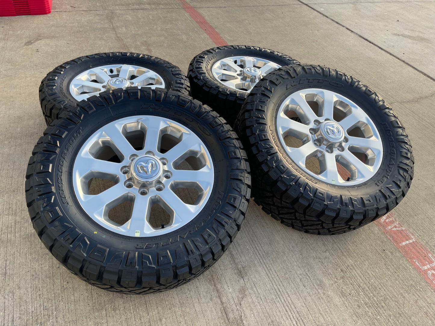 20" Dodge Ram 2500 3500 LARAMIE OEM 2700 wheels rims 2025 2026 NEW 35" NITTO