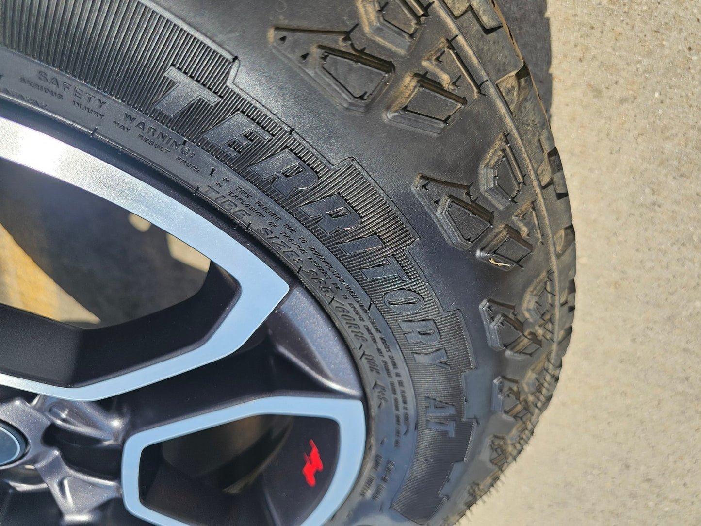 18" Jeep Grand Cherokee TRAILHAWK L OEM wheels rims 9309 Durango tires