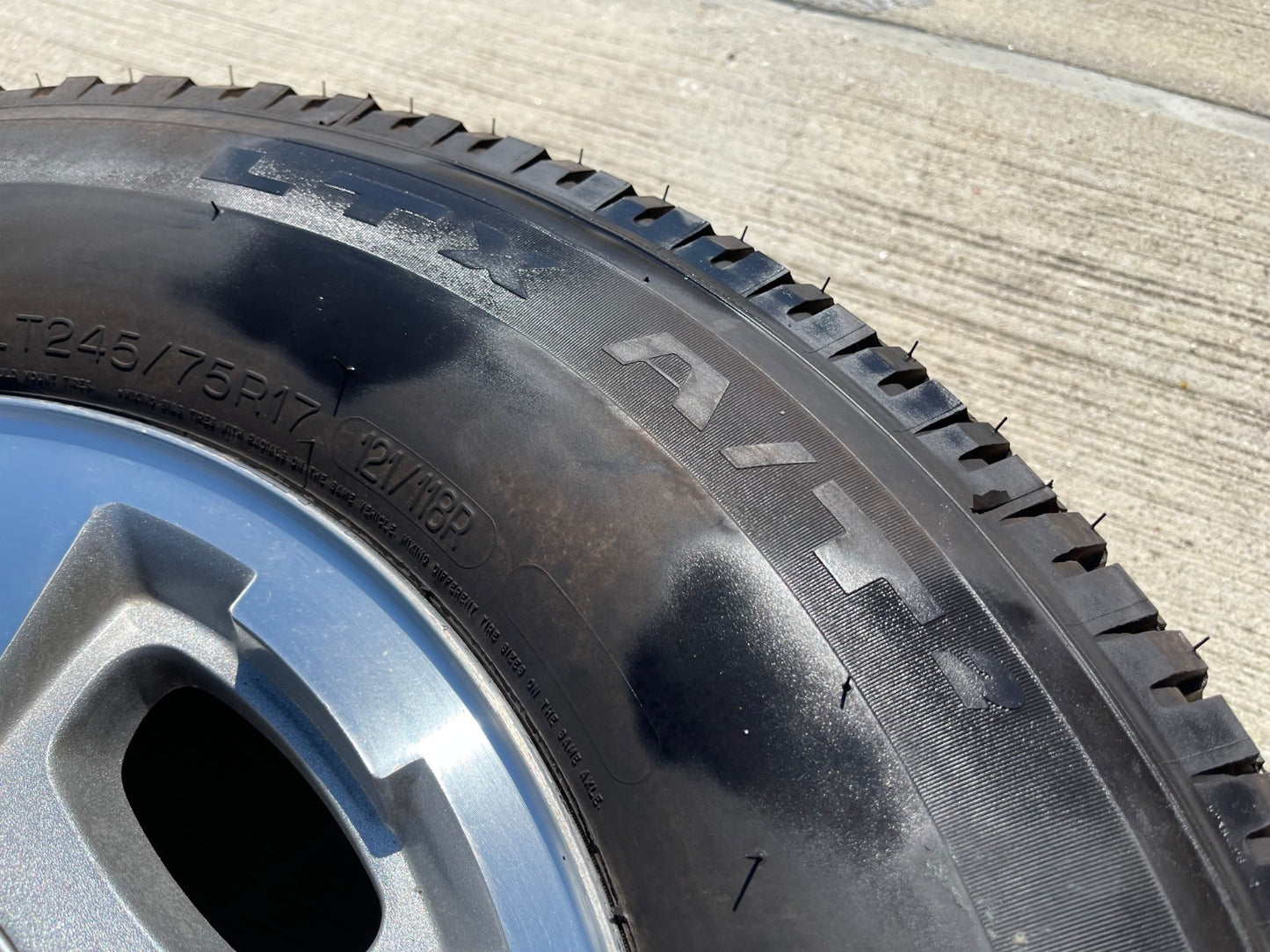17" Chevy Silverado GMC Sierra 2500 3500 OEM 5500 wheels rims tires MICHELIN A/T