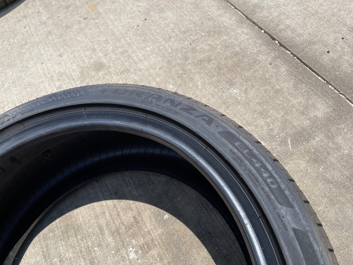 (1) 235/40/19 Bridgestone Turanza EL440 tire 235/40R19 92V M+S