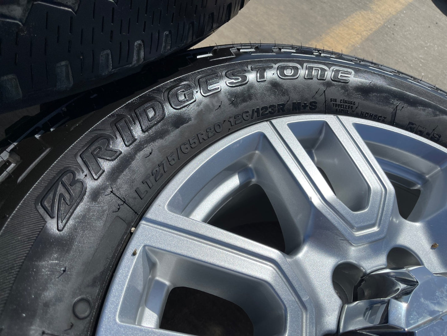 20" GMC Sierra AT4 2500 3500 OEM wheels rims 5950 Silverado SET BRIDGESTONE