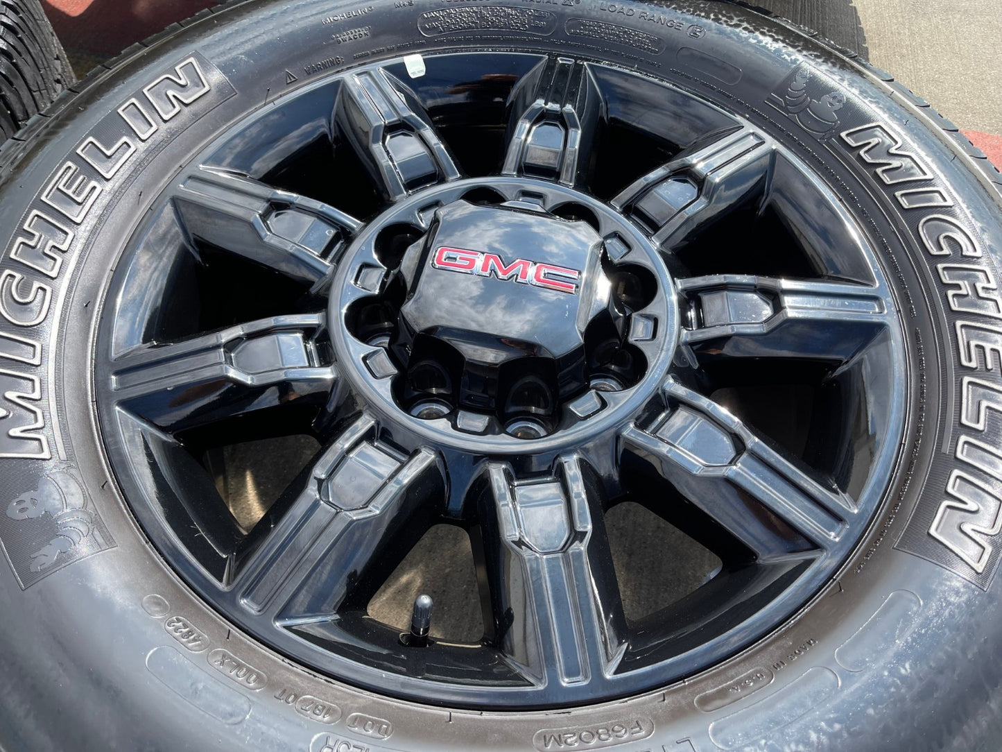 20" GMC Sierra AT4X 2500 3500 OEM 14137 5963 wheels rims Silverado MICHELIN