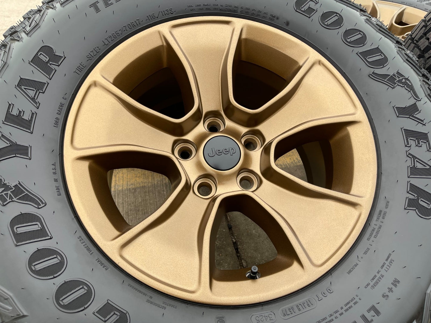 17" Jeep Wrangler Rubicon OEM 96226 wheels rims Gladiator GOODYEAR  A/T 33" NEW