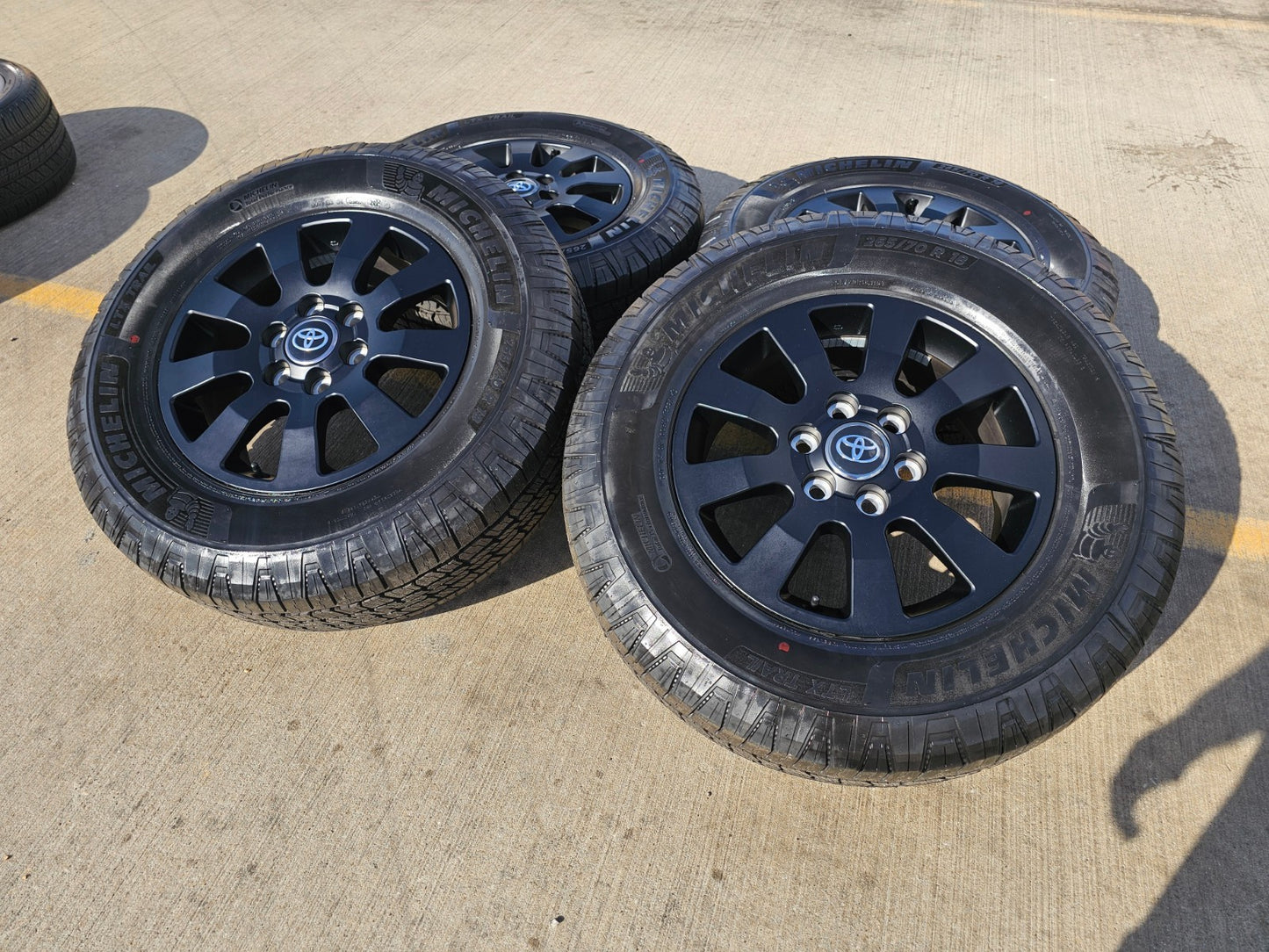 18" Toyota Land Cruiser OEM wheels rims 95952 Tundra Sequoia MICHELIN NEW