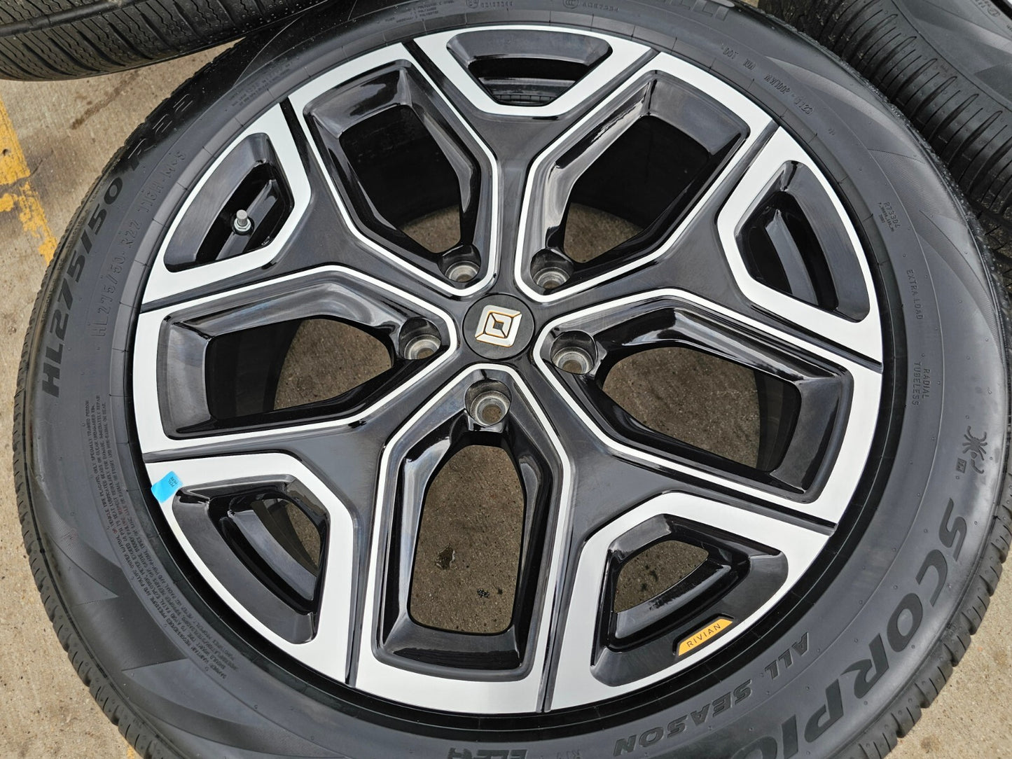 22" Rivian R1T R1S OEM wheels rims tires PT00001895 2022 2023 2024 2025 2026 NEW