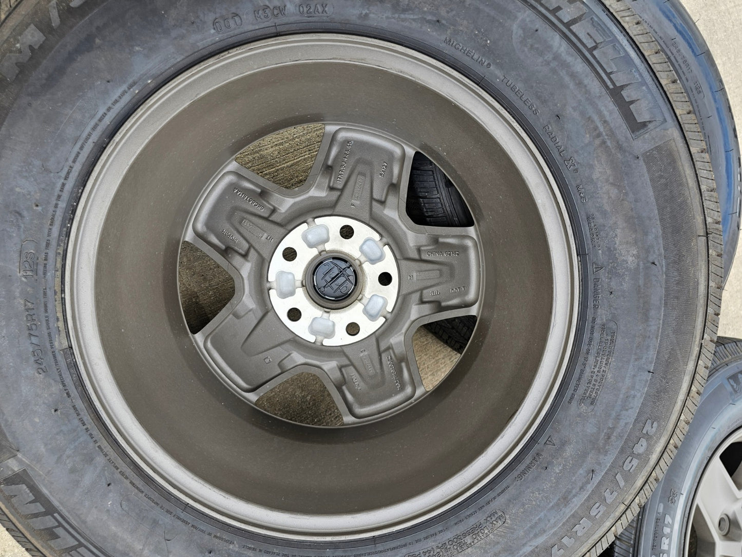 17" Jeep Gladiator MILITARY EDITION OEM wheels rims 9235 Wrangler NEW