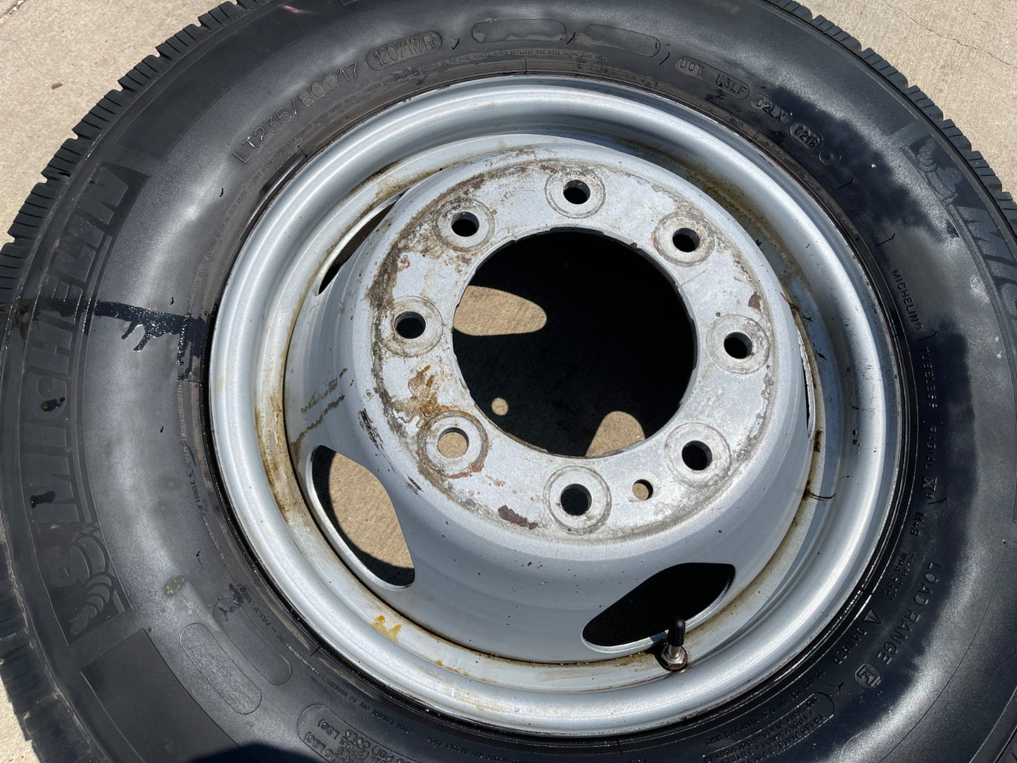 (1) 17" Chevy Silverado GMC Sierra 3500 Dually rim wheel OEM 8094 SINGLE