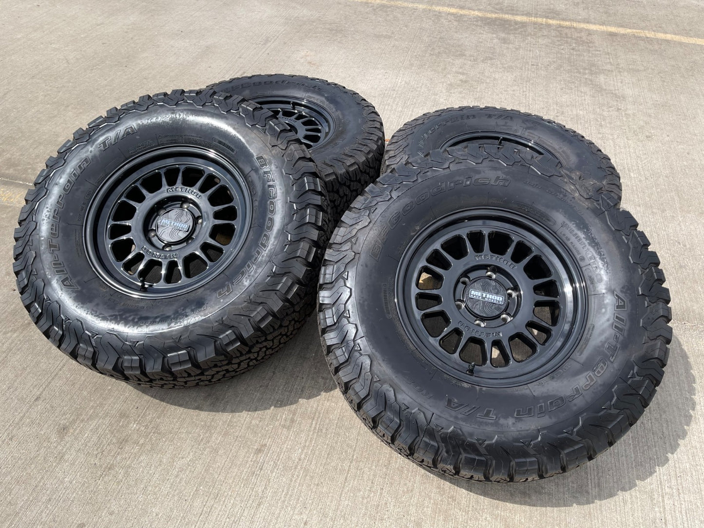 17x8.5 17" Method Racing MR318 Silverado RAM Tacoma wheels rims 6x139 6x5.5 35"