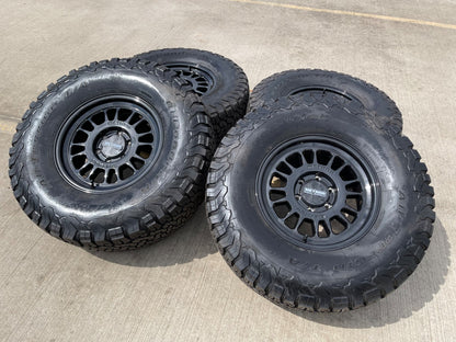 17x8.5 17" Method Racing MR318 Silverado RAM Tacoma wheels rims 6x139 6x5.5 35"