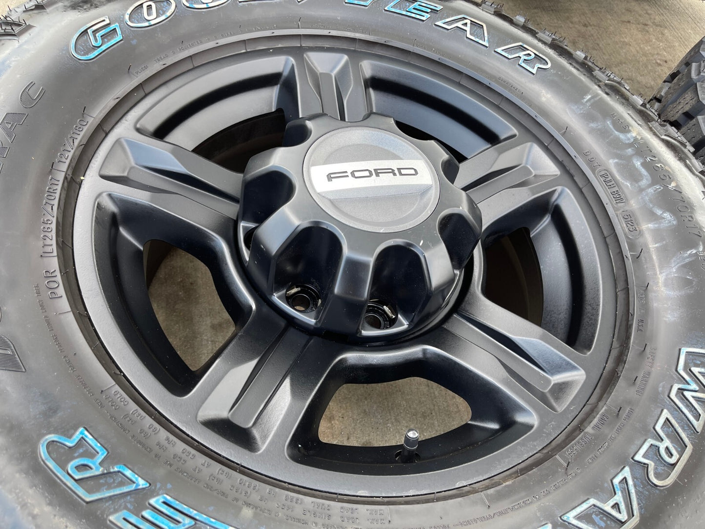 17" Ford F-250 F-350 OEM 10096 TREMOR wheels rims tires DURATRAC A/T NEW