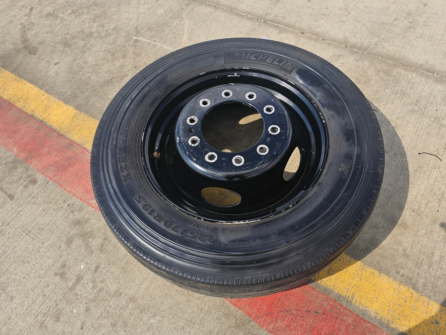 19.5" Ford F-450 F-550 Dually rim RAM 4500 OEM 10x225 spare MICHELIN