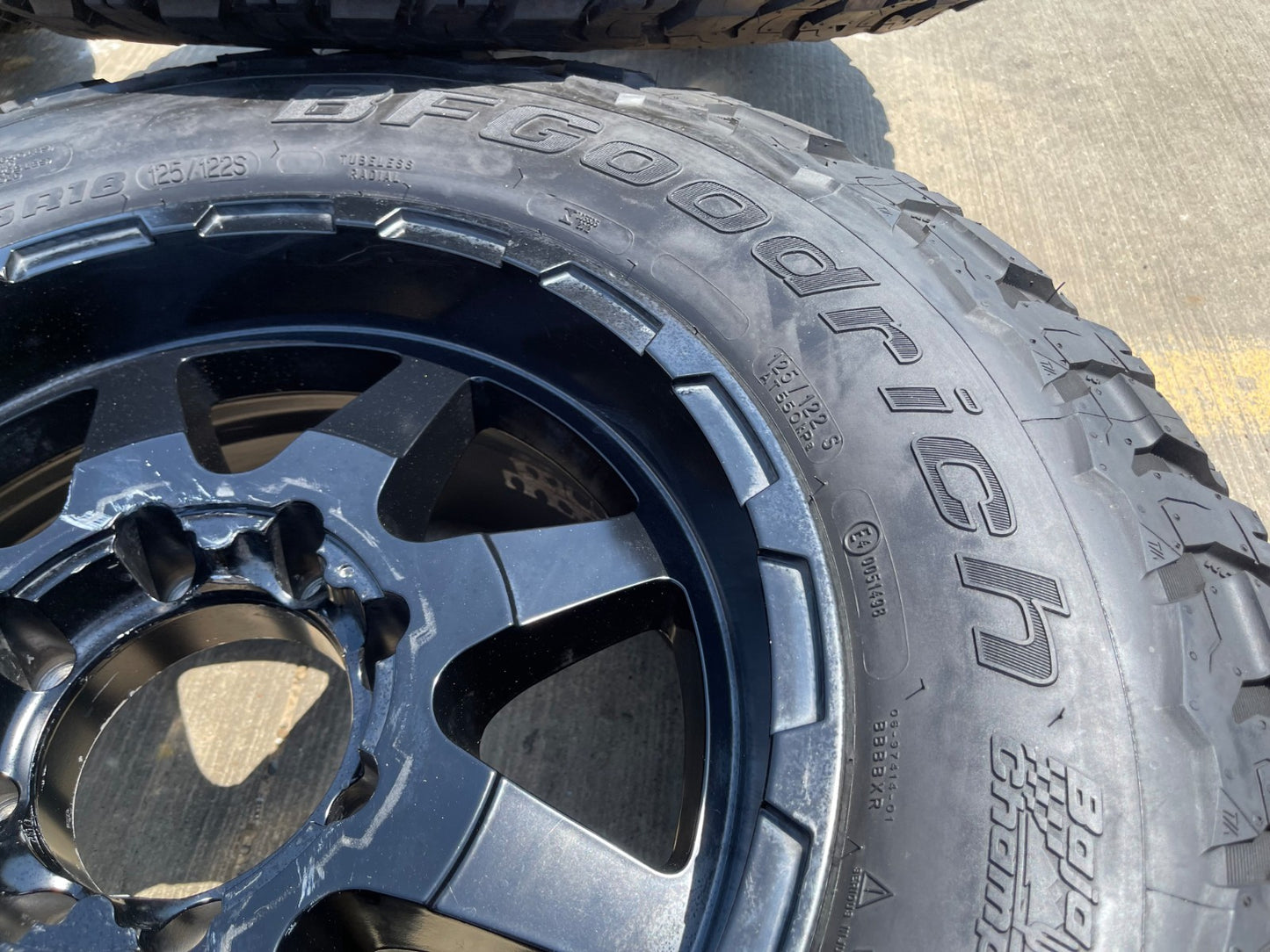 18x9 18" VOXX GFX TR12 wheels rims 8x165 8x6.5 Chevy GMC Ram 2500 3500 BFG KO3