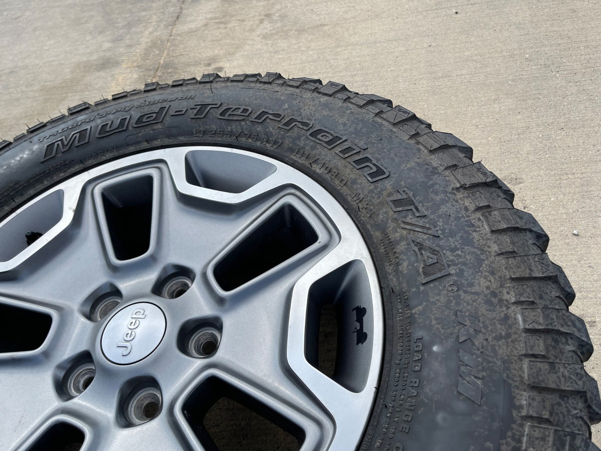 17" Jeep Wrangler Rubicon OEM 9118 wheels rims Gladiator BFG KM M/T SET