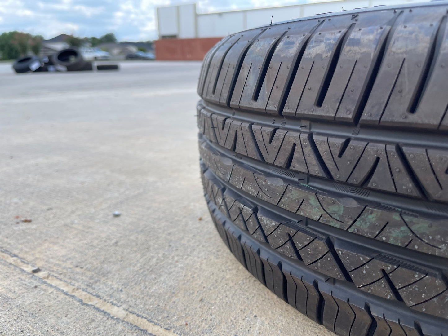 225/50/18 Cooper Zeon RS3-G1 tire 225/50R18 95W M+S NEW