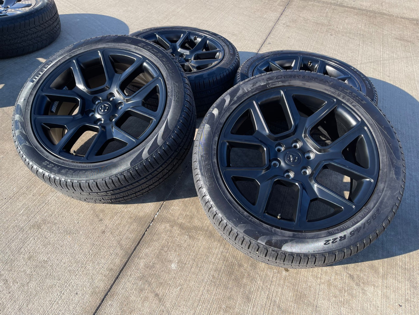 22" Dodge Ram 1500 OEM LIMITED Laramie wheels rims black 2725 2684 PIRELLI NEW