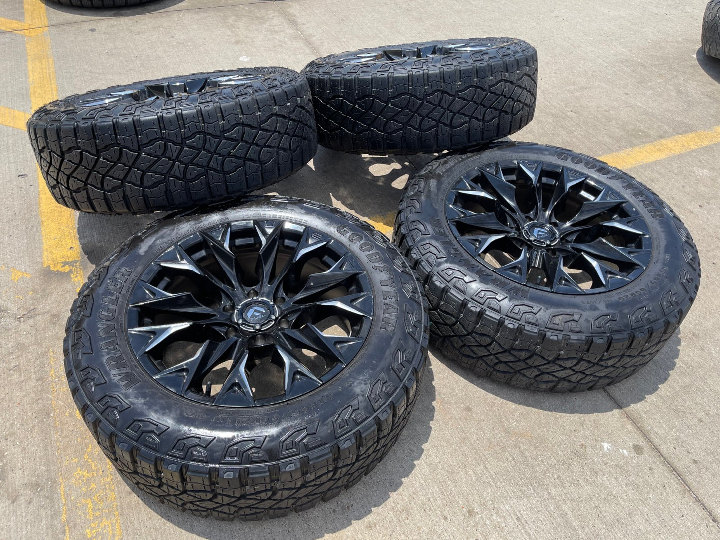 20" Fuel D804 Flame Blackout Chevy Silverado RAM 1500 wheels rims 6x139 6x5.5