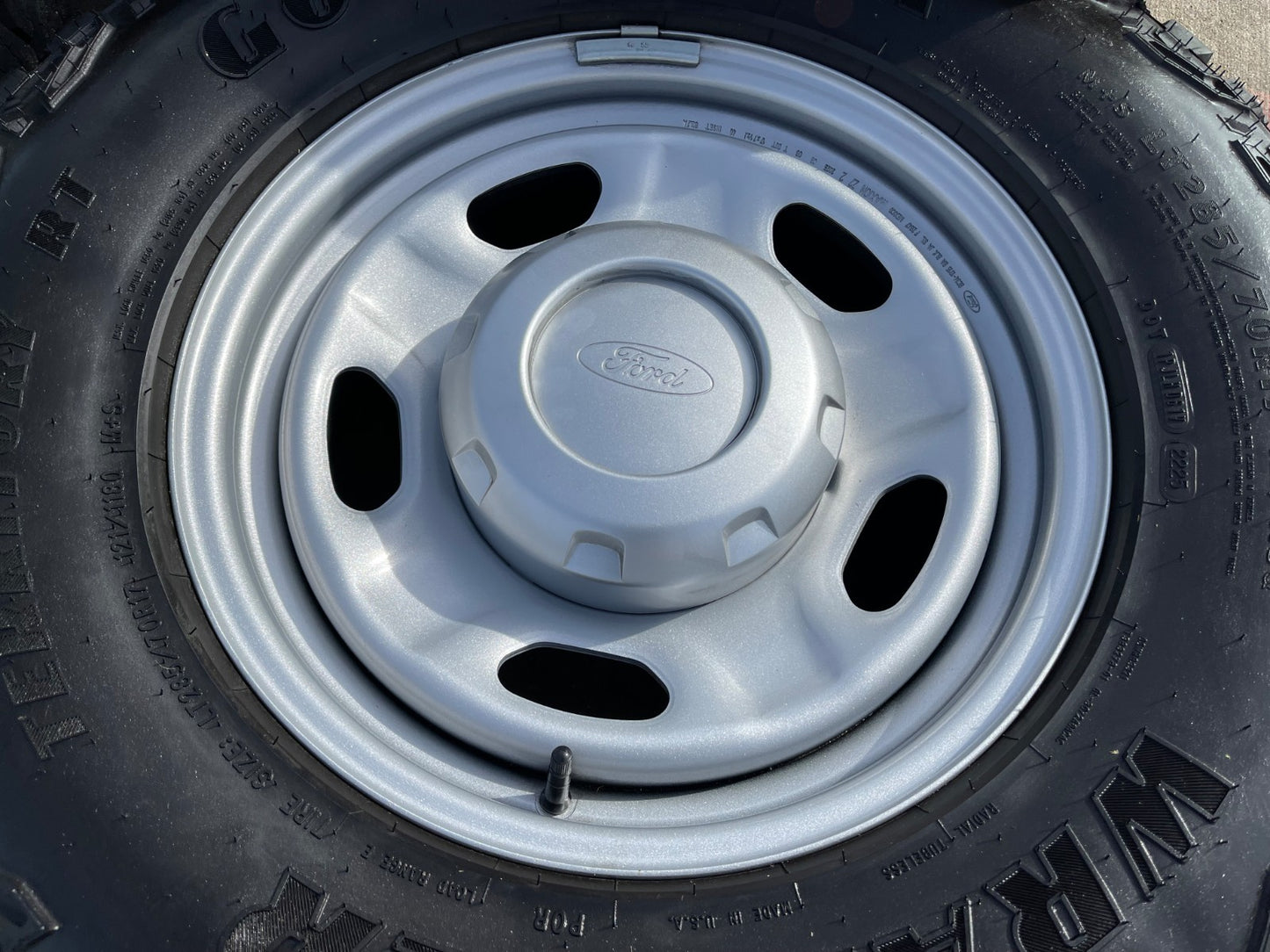17" Ford F-250 F-350 OEM 3828 wheels rims tires GOODYEAR TERRITORY R/T 33" NEW