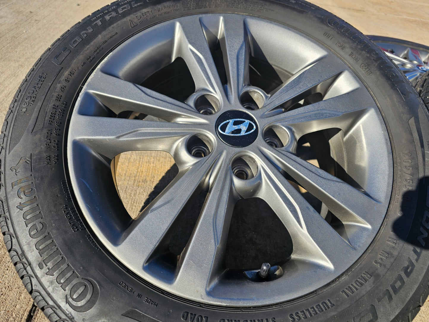 16" Hyundai Elantra Sonata OEM wheel rims 70902 Veloster tires