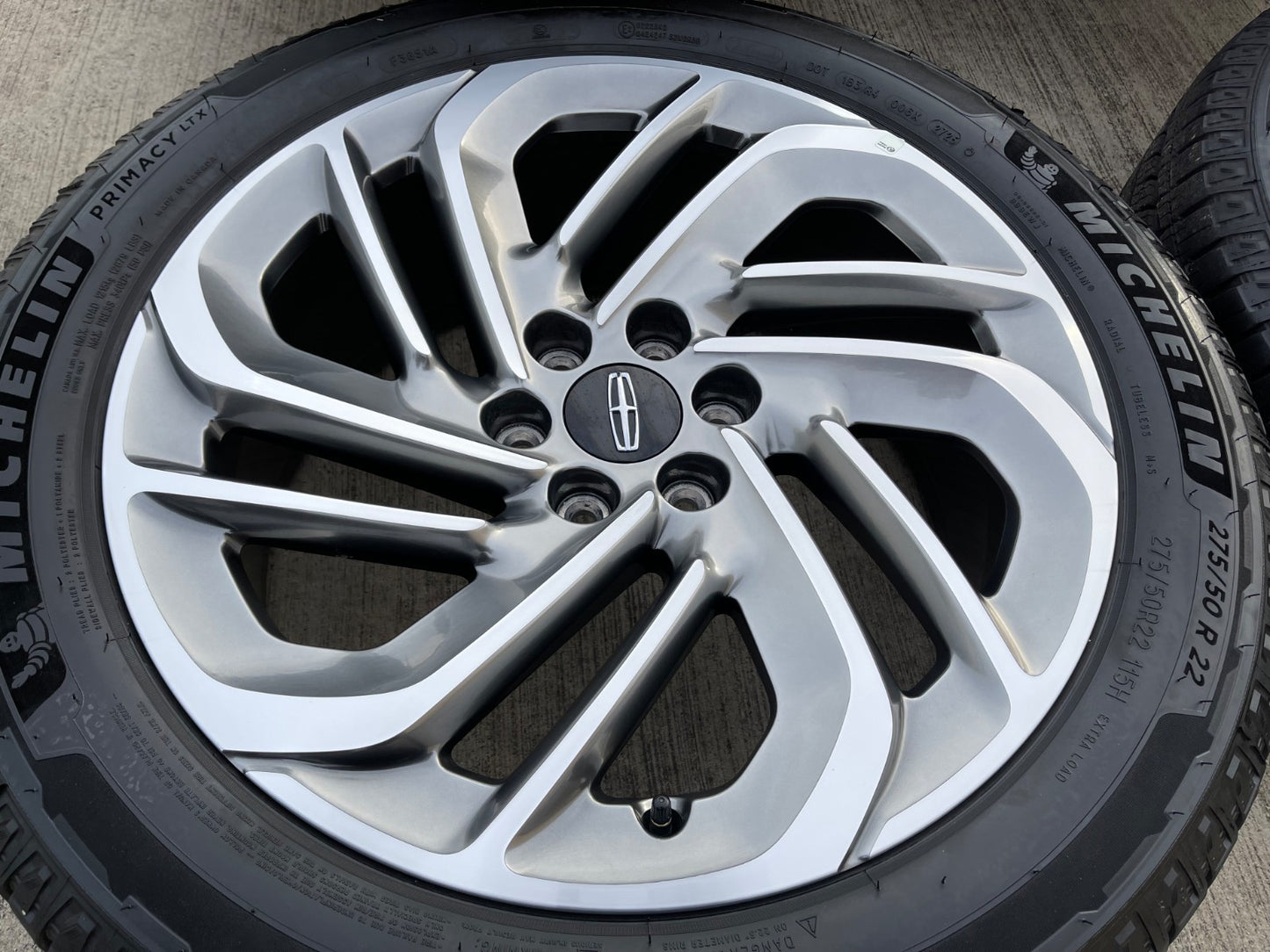 22" Lincoln Navigator OEM 94225 rims wheels BLACK LABEL SET MICHELIN