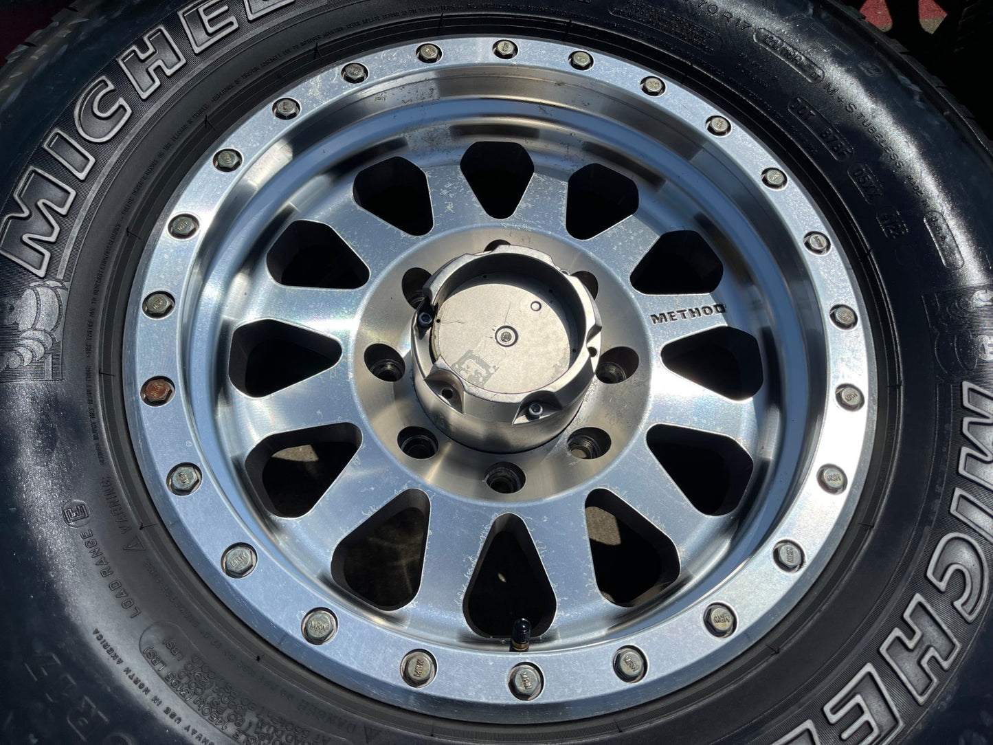 17" 17x8.5 Method 304 MR304 Ford F-250 F-350 rims wheels MICHELIN 8x170 SET